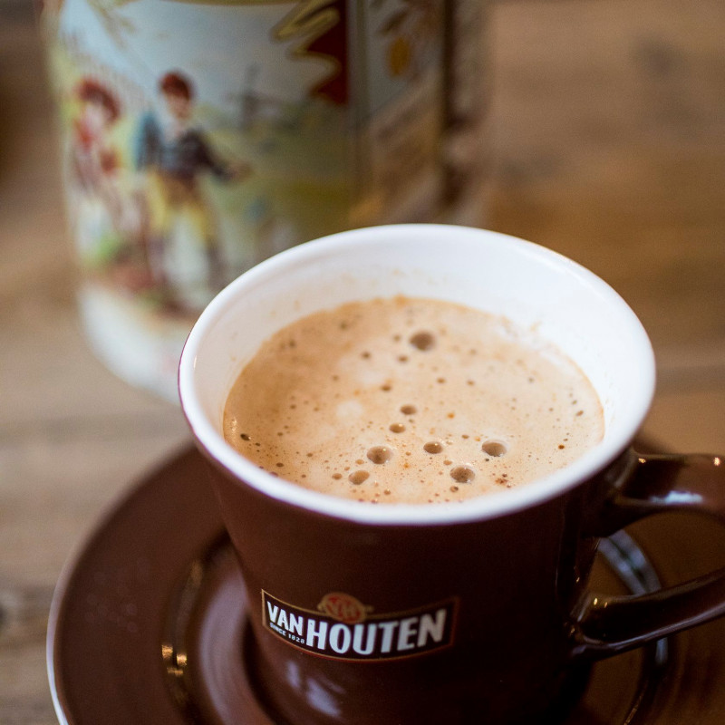 Sachet Individuel Van Houten Chocolat Chaud Lacté goût intense du cacao  avec la douceur d'une belle mousse de lait